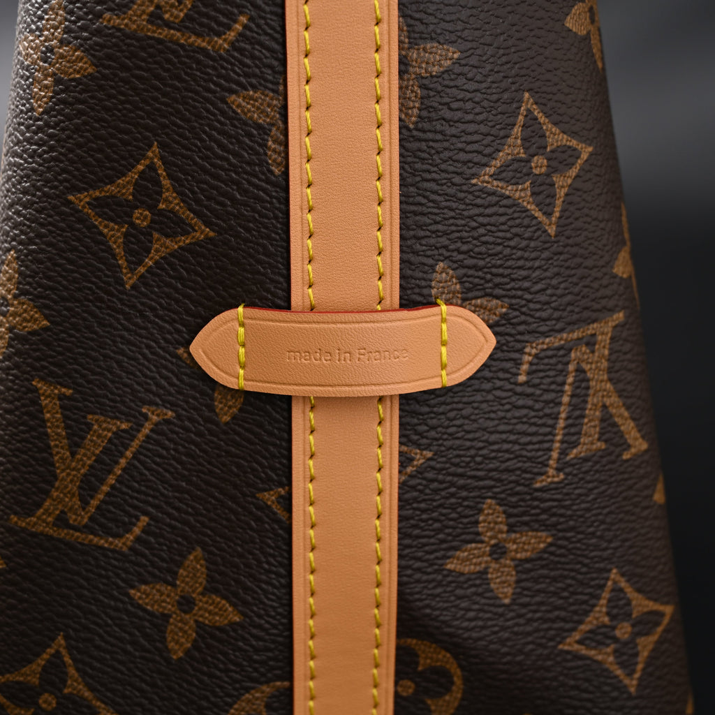 Louis Vuitton Neo Noé Bucket Bag – Monogram Canvas with Bordeaux Interior